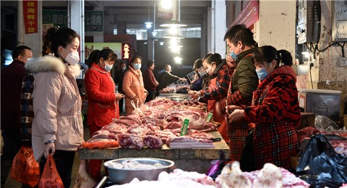 菜市场里的人间烟火