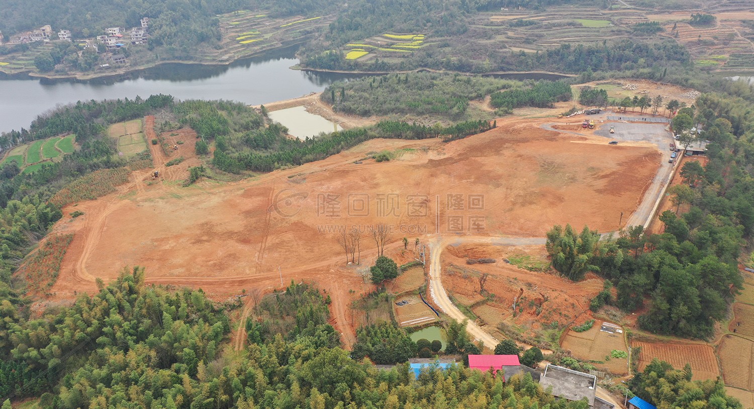 建设种的沐仙湖