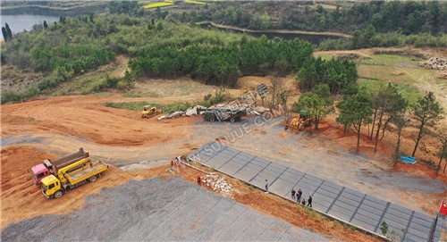 建设种的沐仙湖