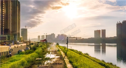 赧水南路 滨江国际河边