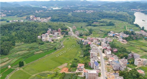 赧水河畔的村庄