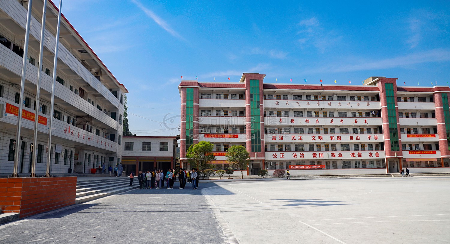 正在上课的学生们