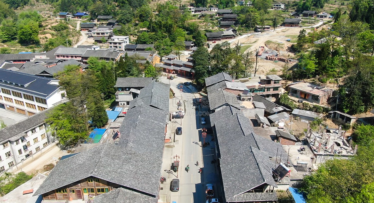 修建中的瑶王古寨