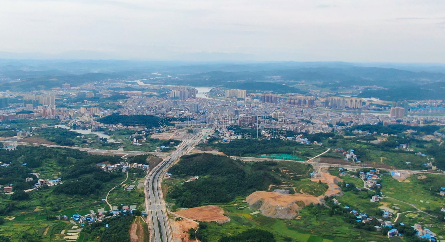 隆回大道与魏源大道交叉方向