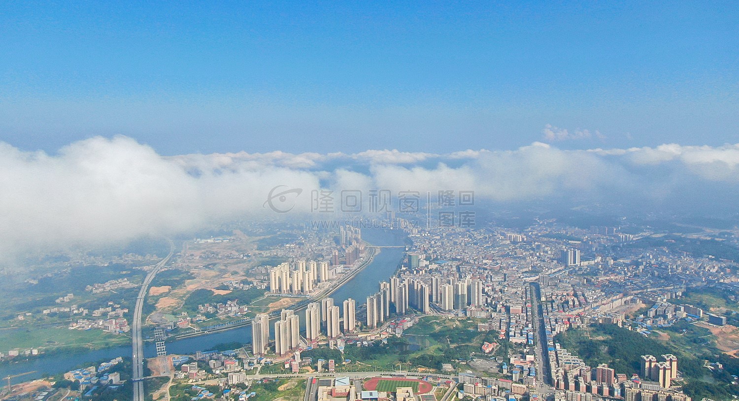 东看隆回县城全景