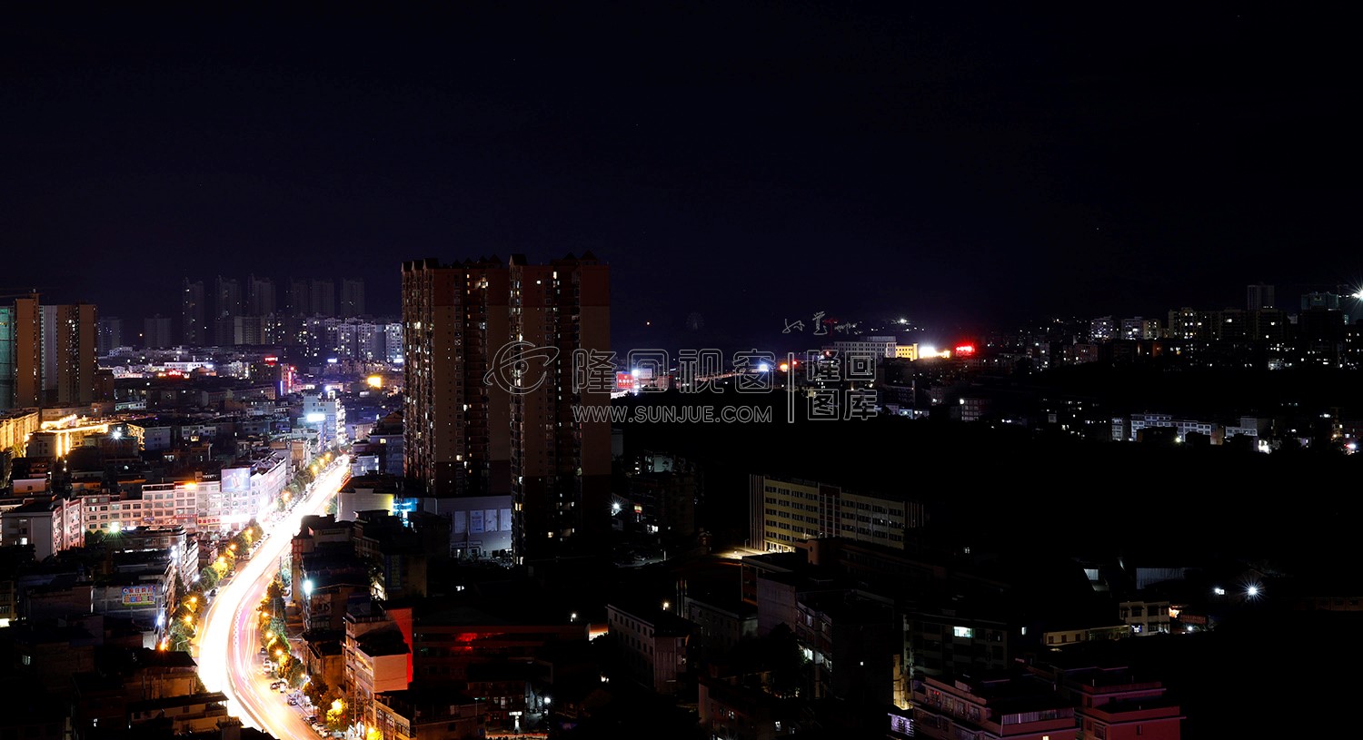 锦绣桃园街道前