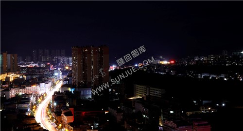 锦绣桃园街道前