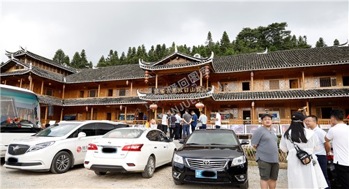 花瑶古寨假日酒店