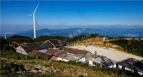 转播塔山顶看寺庙全景