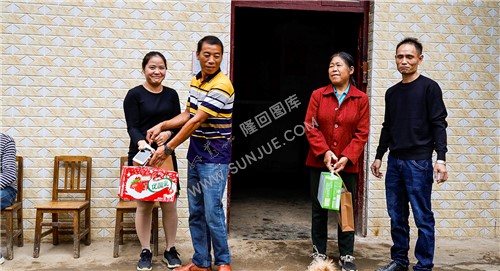 将中秋节礼品送到每一户家中