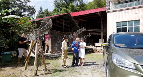 志愿者与医护人员到家接