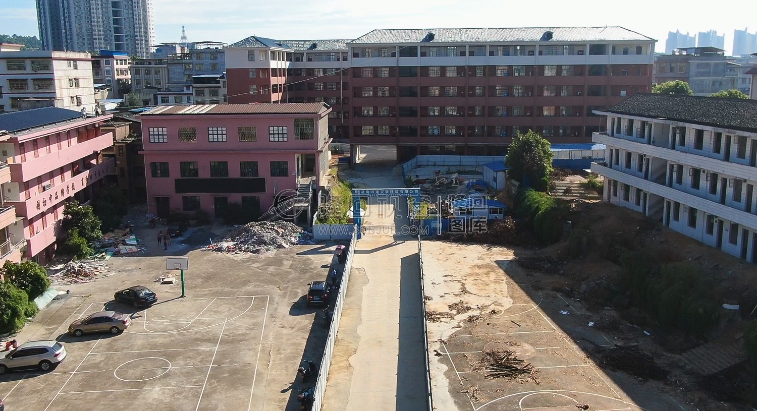 航拍正面改造中