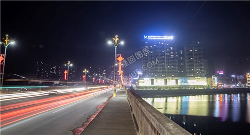 隆回二桥上的夜景