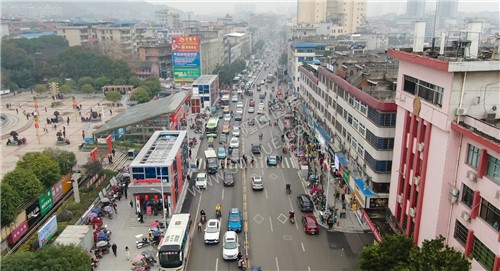 隆回桃洪中路交通繁忙
