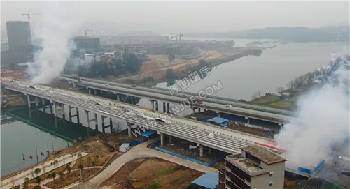 通车仪式放烟花