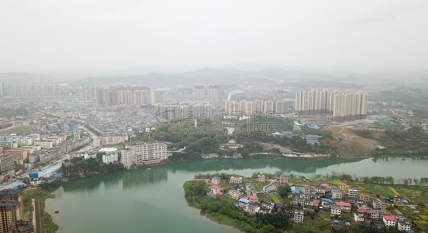 城西方向看公园