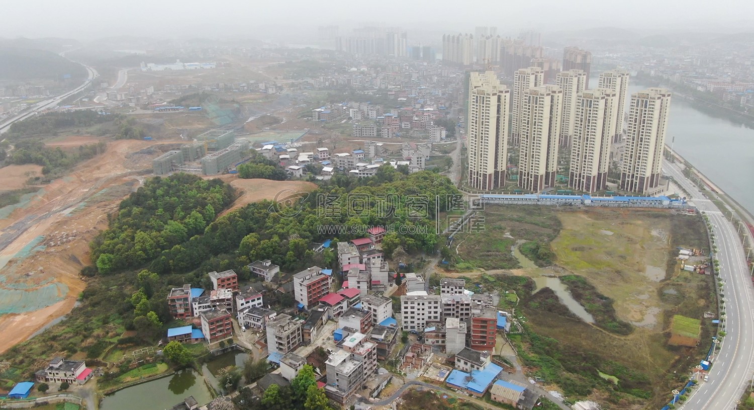 江语城后面的学校