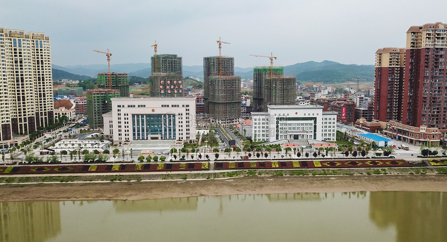河边法院与检察院