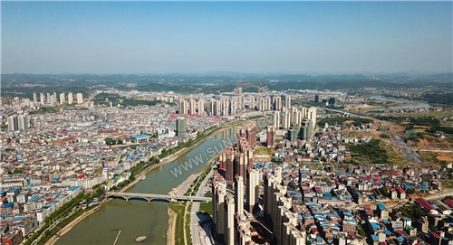 隆回大桥河岸两边风景