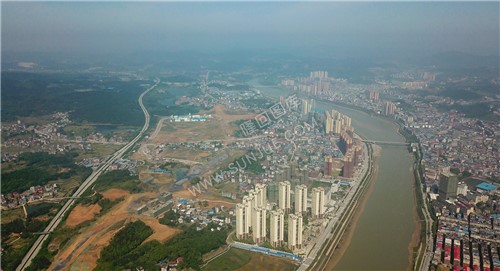 城南区域江语城后面