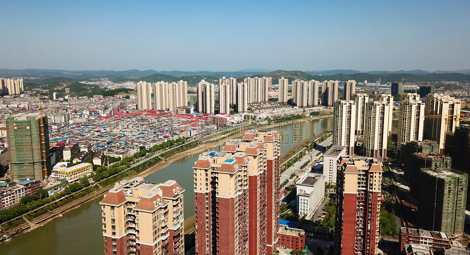 江悦城方向看辰河世家