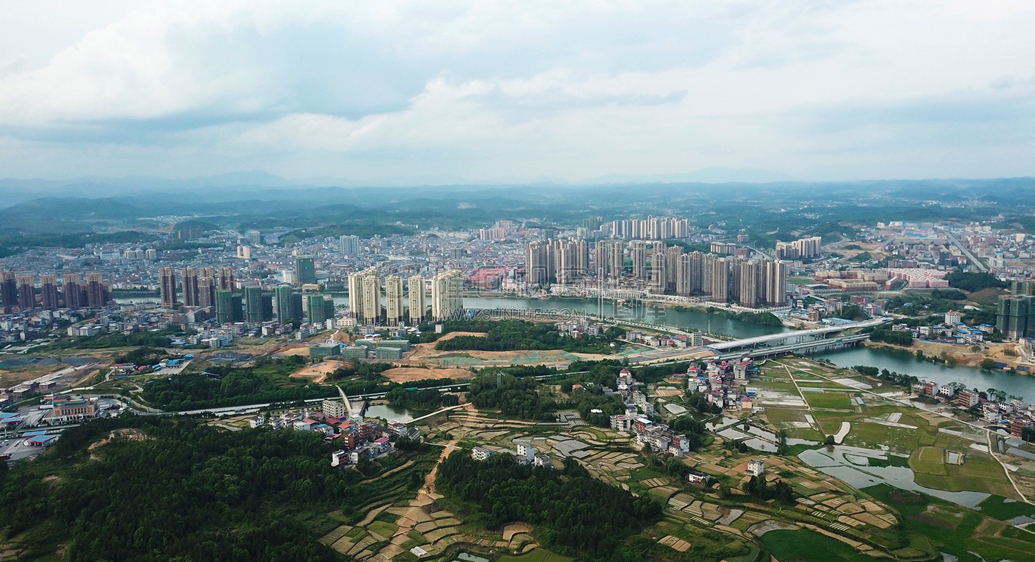 江语城辰河世家方向