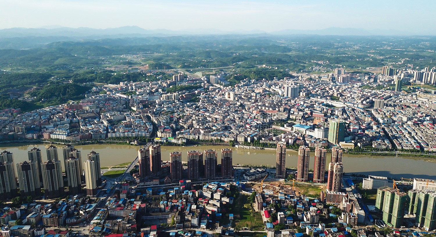 巴黎新城方向看隆回县城