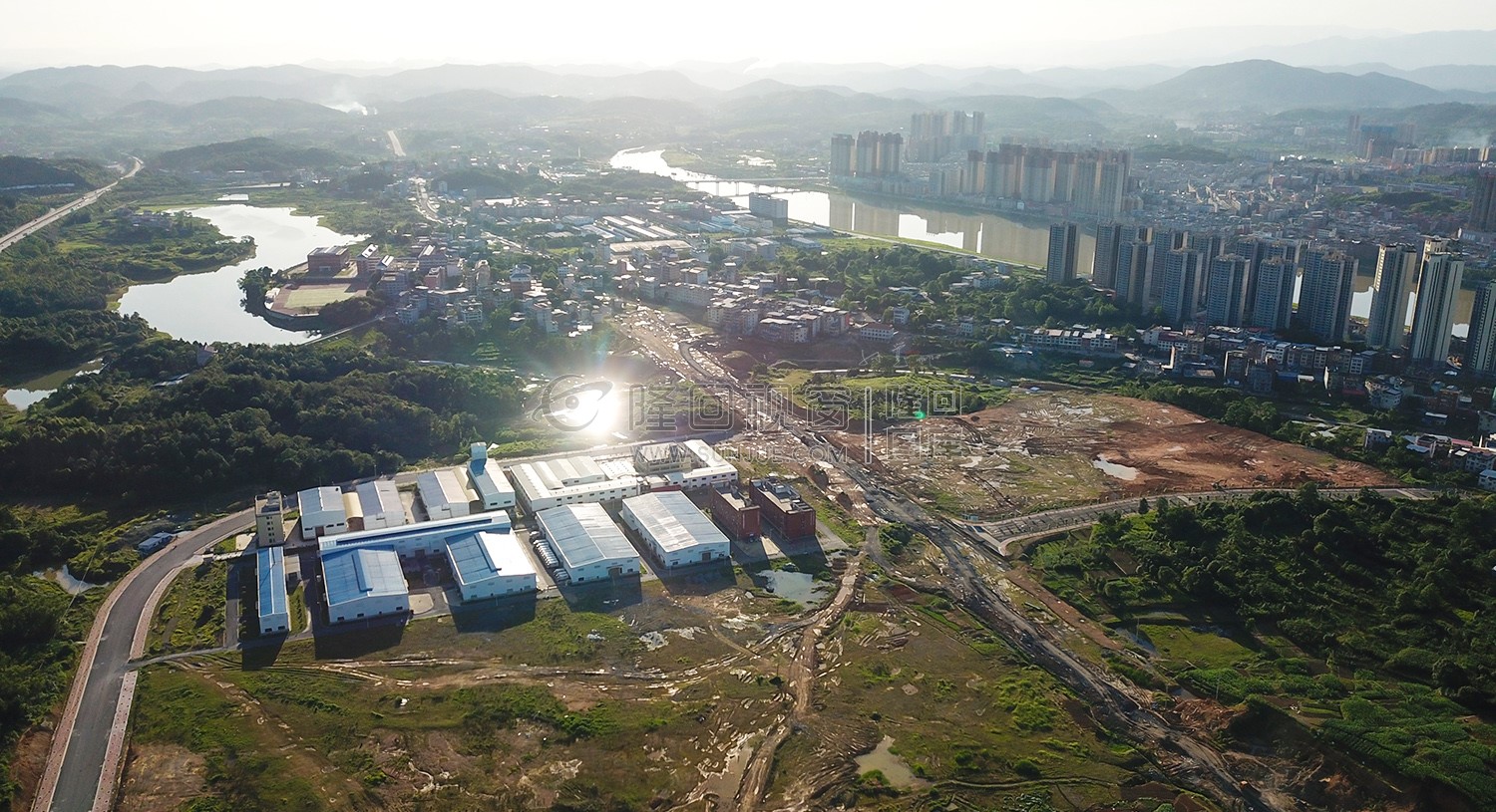 紫阳巴黎新城后