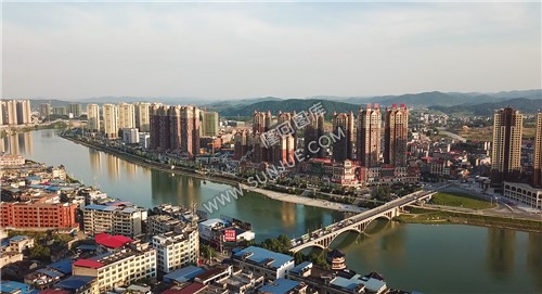 隆回大桥两岸风光