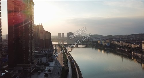 巴黎新城看大桥