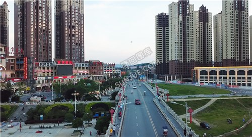 巴黎新城与滨江国际