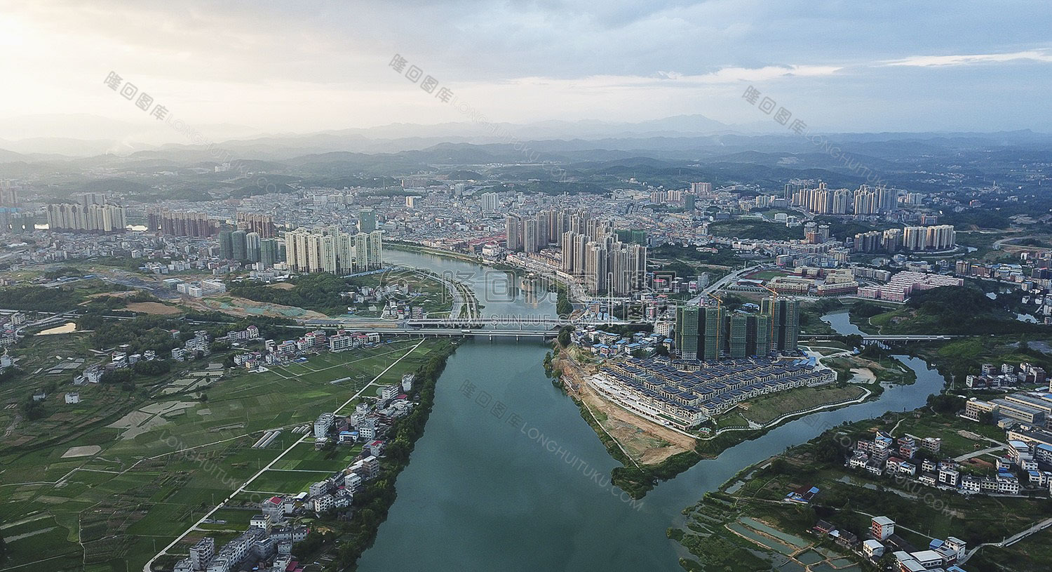 隆回县城紫霞园大桥周边风光