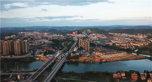 辰河世家 阅江府方向