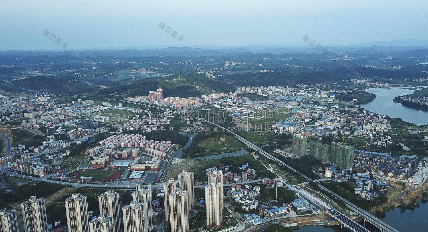 思源学校隆回工业园方向