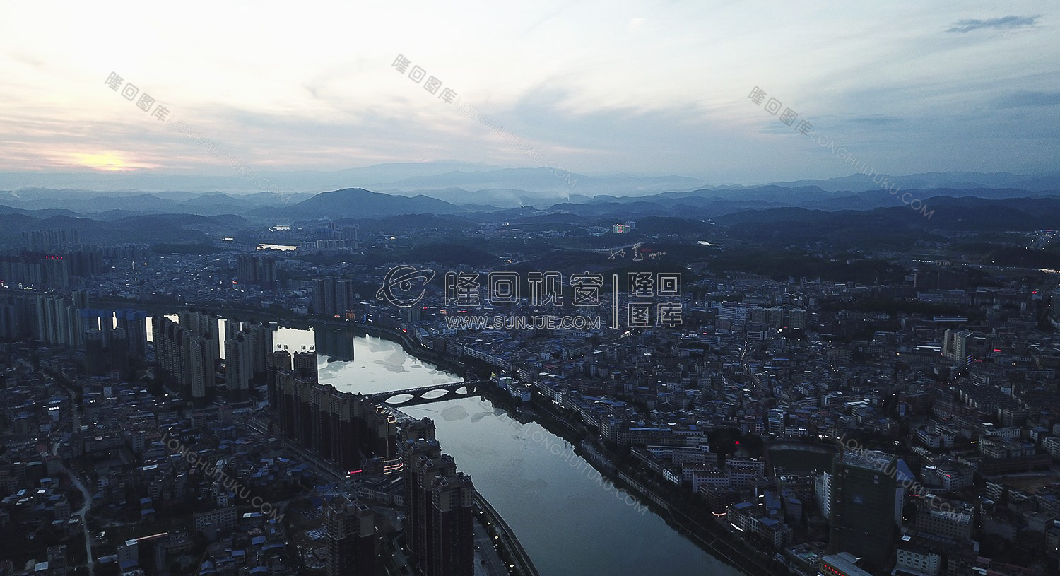 隆回县城紫霞园大桥周边风光