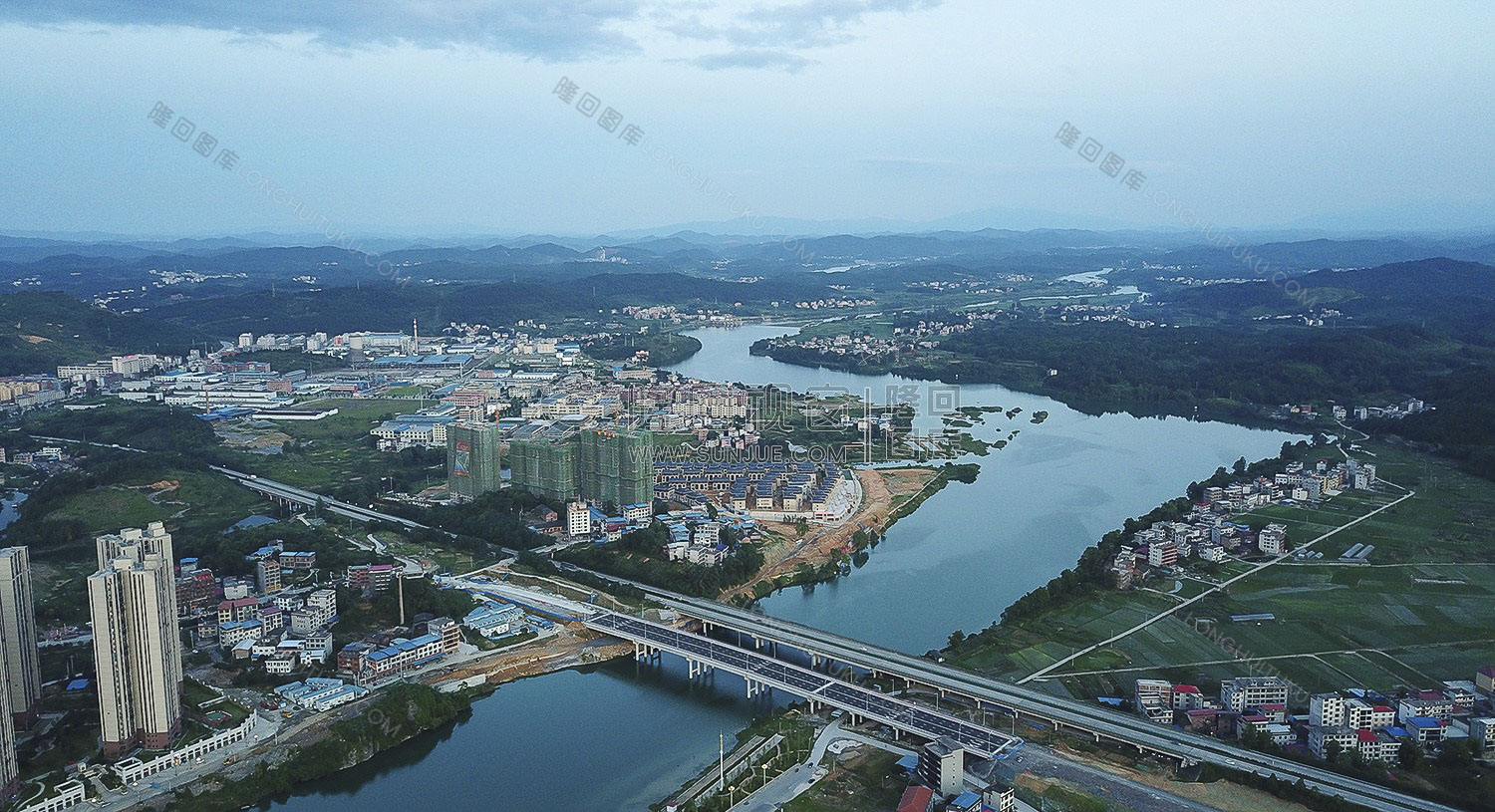 隆回县城紫霞园大桥周边风光