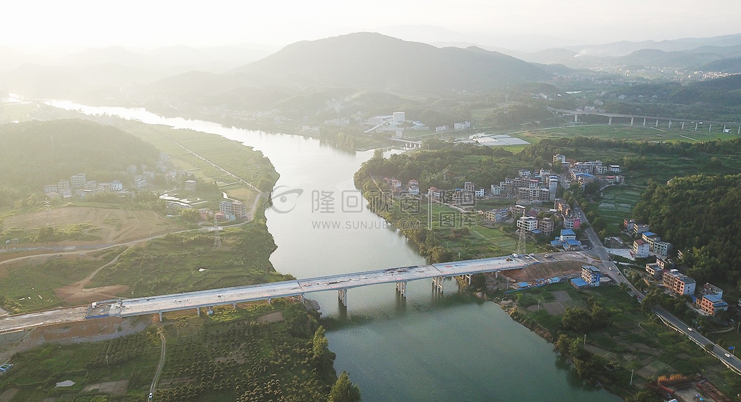 上游三阁司沙坪方向