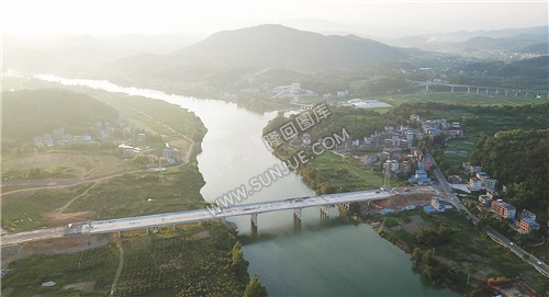 上游三阁司沙坪方向