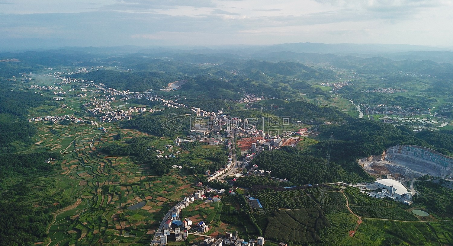 航拍三阁司镇全景