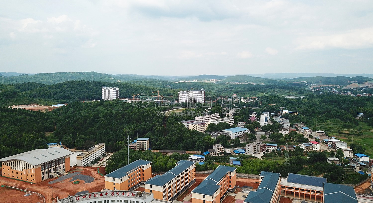 新校区看老校区