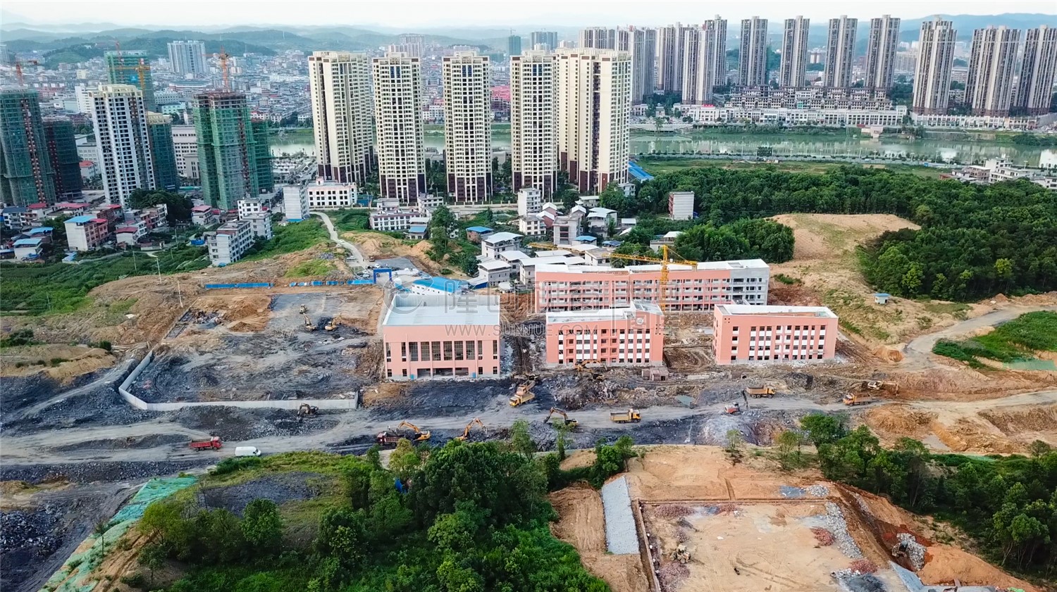 隆回芙蓉学校-7月份建设中
