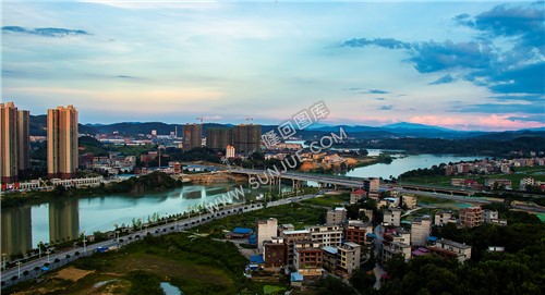 夜幕下的隆回三桥