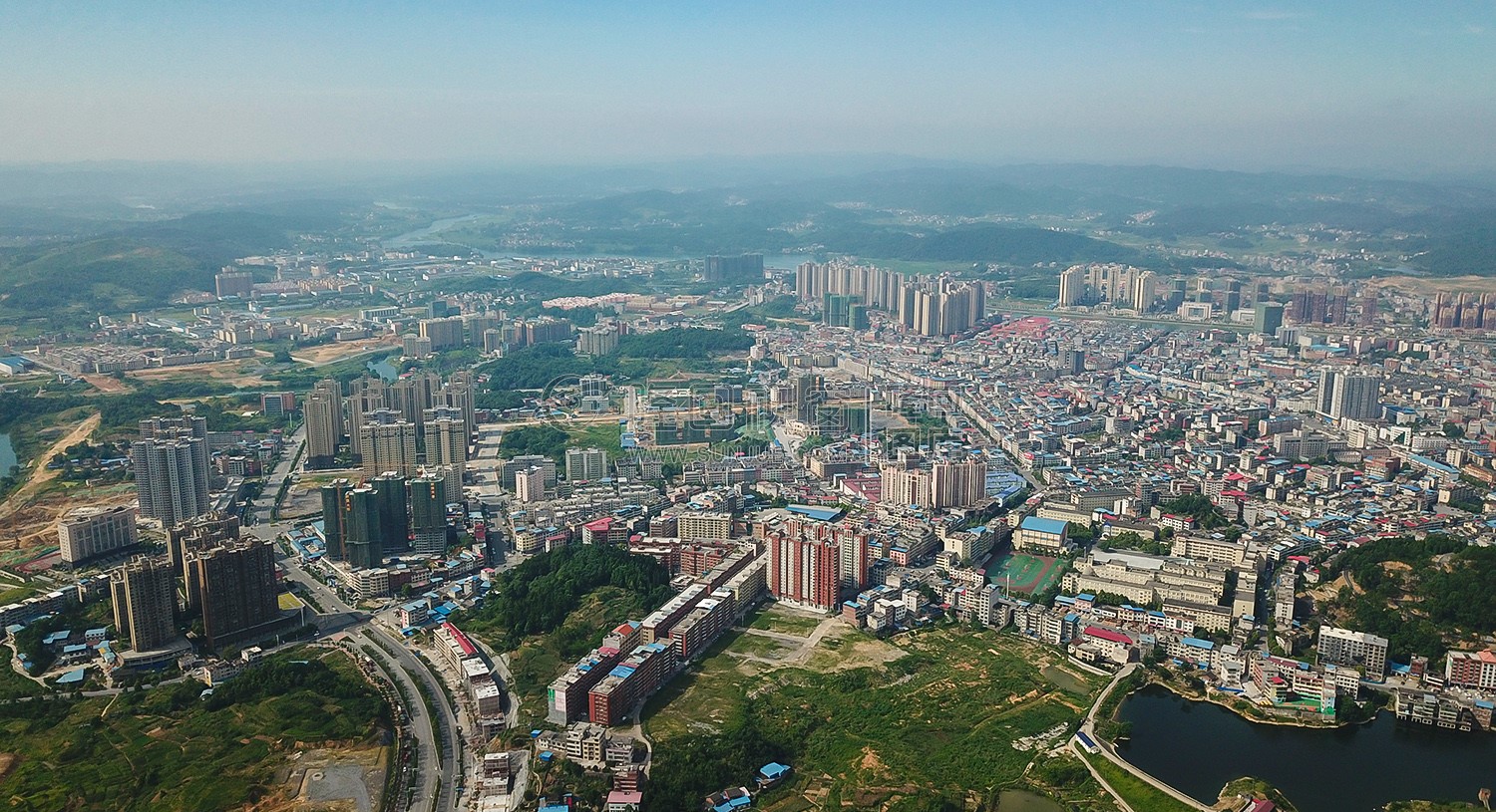 公安局 东城一号 万和学校方向