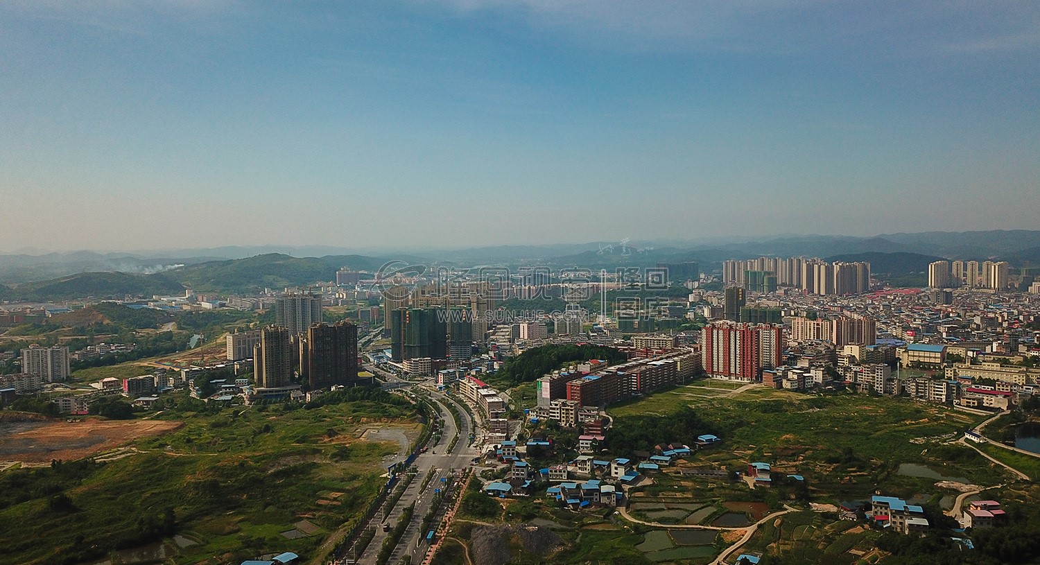 方大丽家 绿洲新城看隆回城东方向