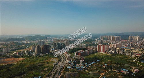 方大丽家 绿洲新城看隆回城东方向