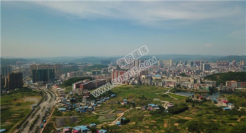 绿洲新城 荷叶塘水库方向