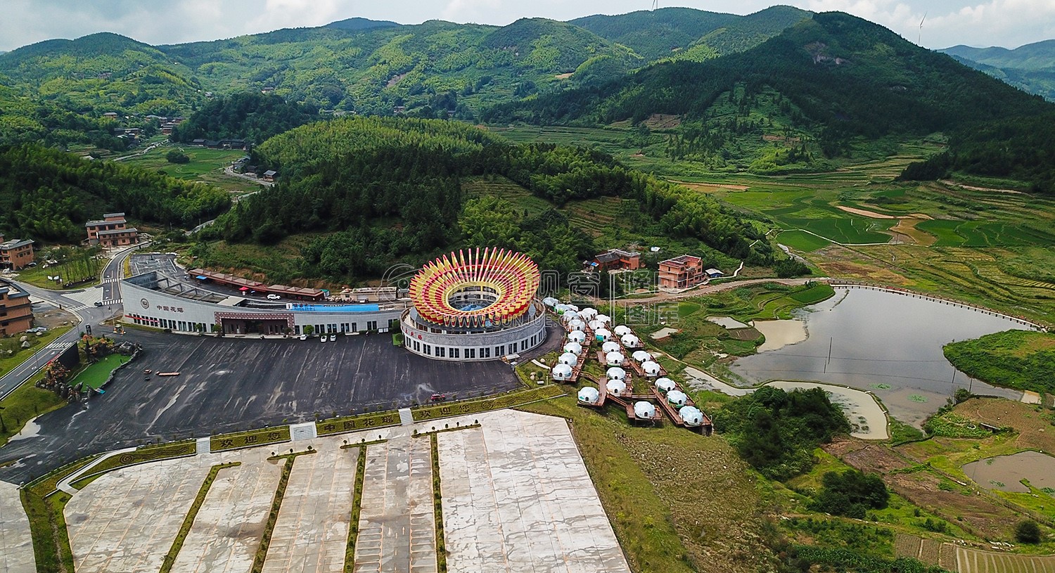 航拍花瑶旅游接待中心 崇木凼