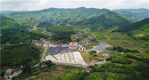 航拍花瑶旅游接待中心 崇木凼