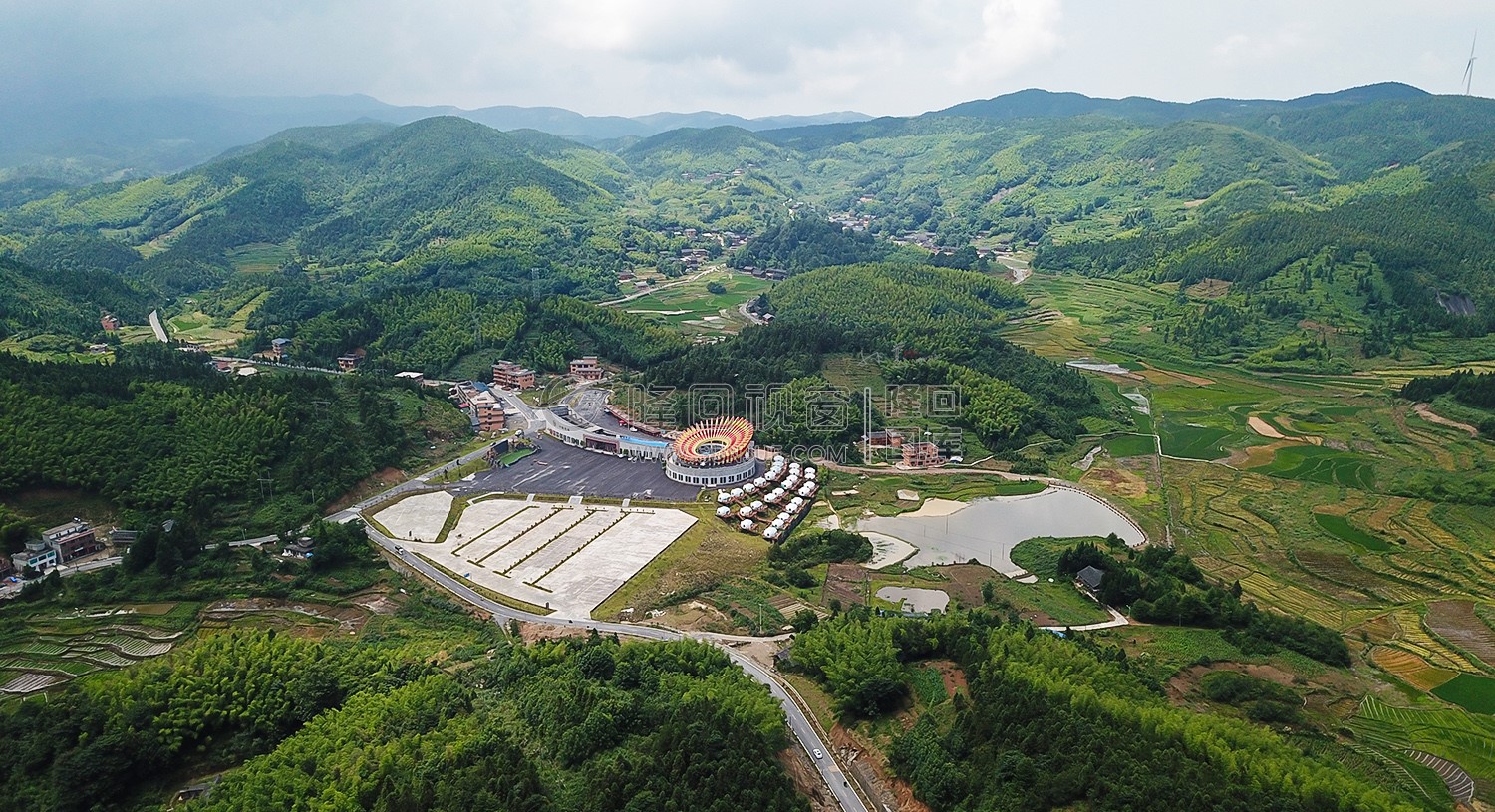 航拍花瑶旅游接待中心 崇木凼