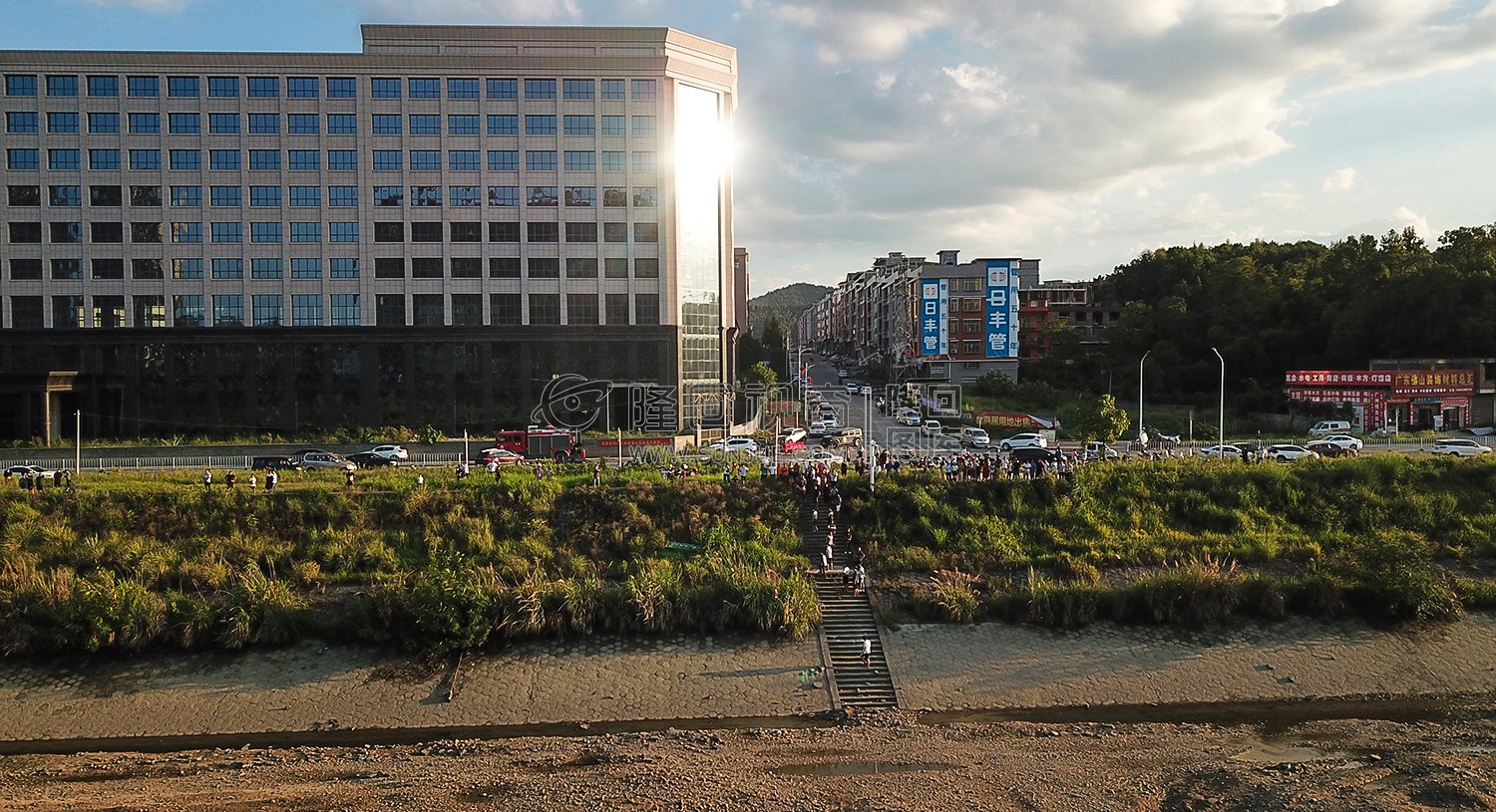 农副产品一条街路口